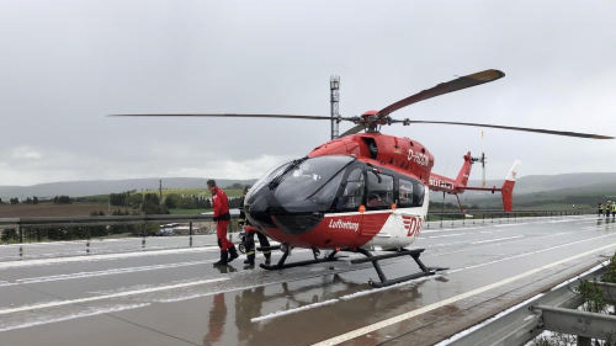 Die Rettungskräfte sind mit einem Großaufgebot vor Ort. Neben Polizei, Feuerwehr und Rettungskräften wurde auch der Katastrophenschutz-Zug alarmiert. Foto: News5