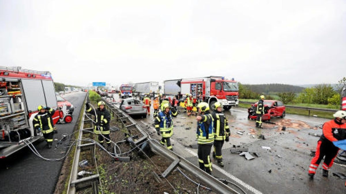 Die Autobahn 4 ist in Richtung Dresden vollgesperrt. Foto: Björn Walther