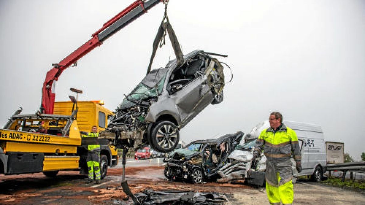 Bei der Massenkarambolage auf der A4 bei Hermsdorf ist ein Mnsch ums Leben gekommen. Foto: Sascha Fromm