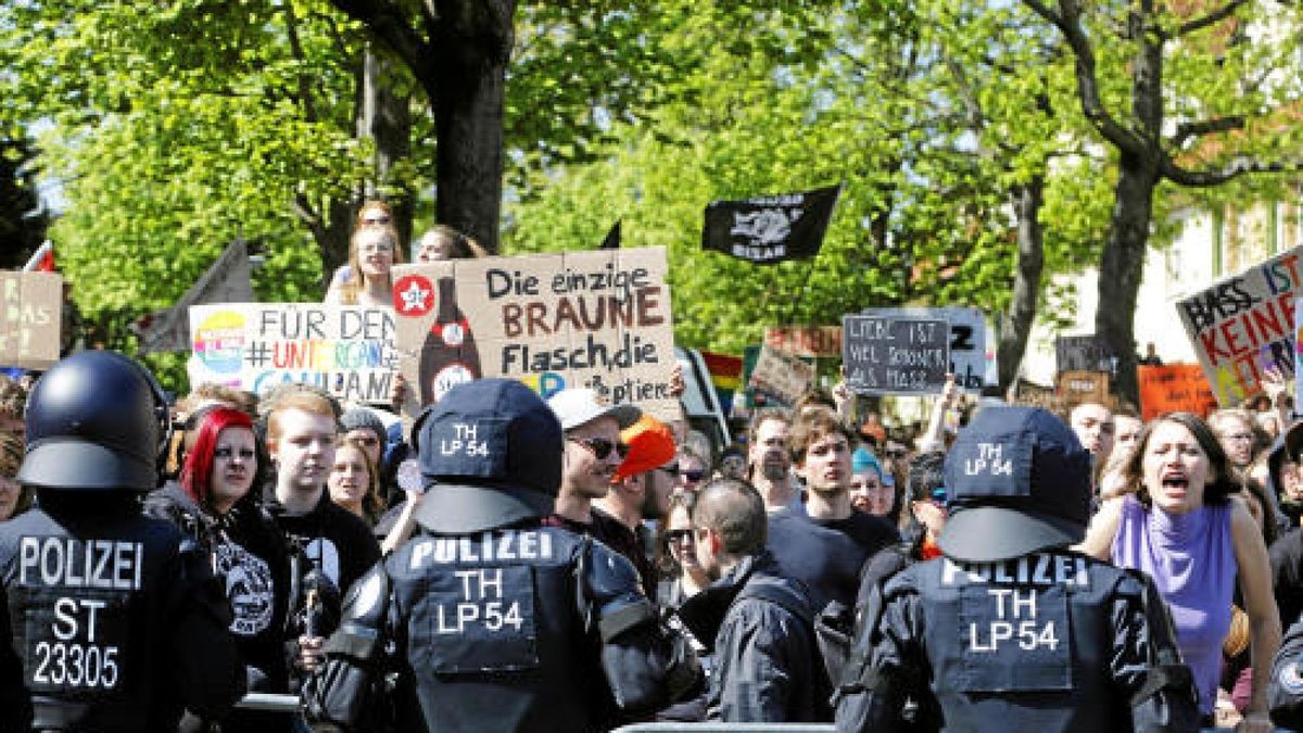 Die Polizei im Großeisnatz.