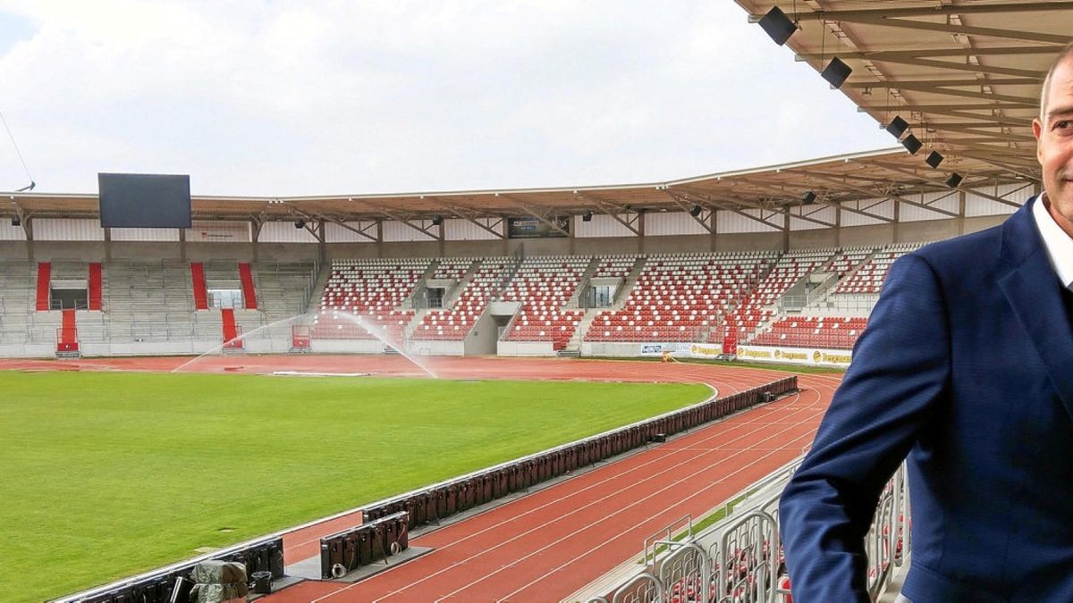 Thüringens CDU-Landeschef Mike Mohring (47) am Donnerstagnachmittag im Erfurter Stadion. Privat ist er Fan des FC Carl Zeiss Jena.