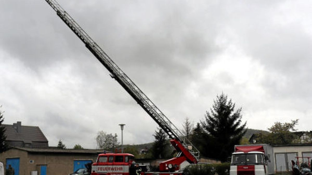 Auch die Sollstedter Feuerwehr war mit ihrer Drehleiter mit von der Partie. 