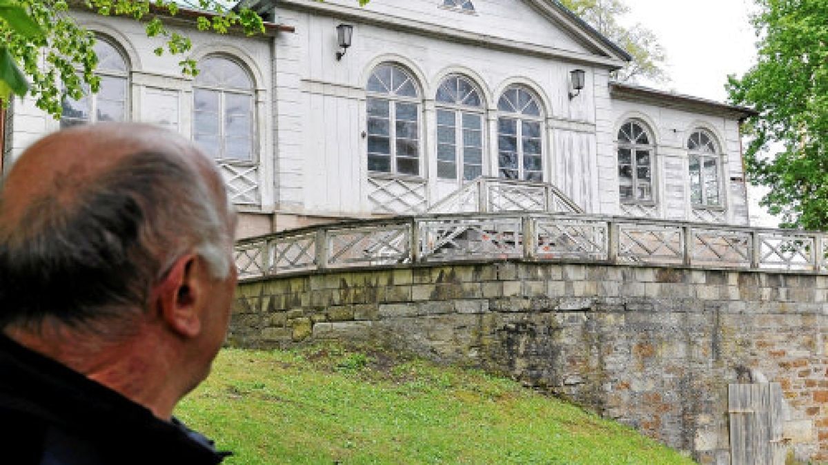 Schloss und Park in Molsdorf mit Bürgermeister FriebelFoto: Michael Keller