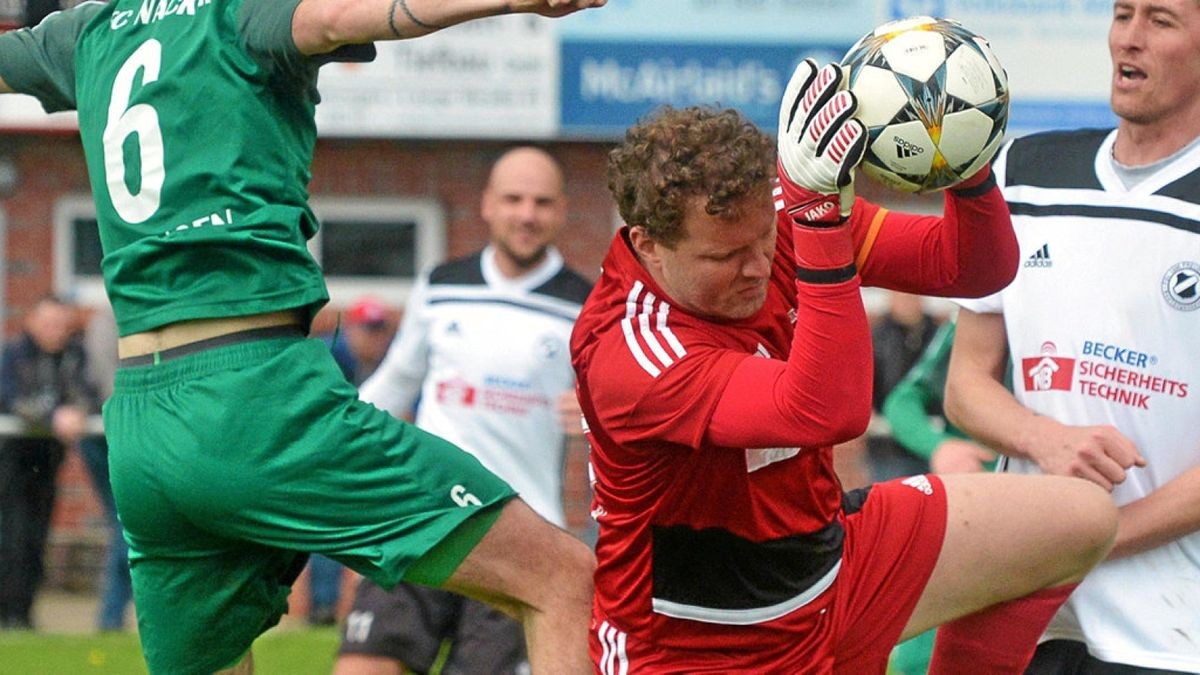 Der FSV Preußen Bad Langensalza und Torhüter Sebastian Arnold sind am Samstag im Sportpark Martinroda gefordert – der Gastgeber ist mit fünf Punkten Vorsprung Tabellenführer und plant den Gang in die Oberliga.