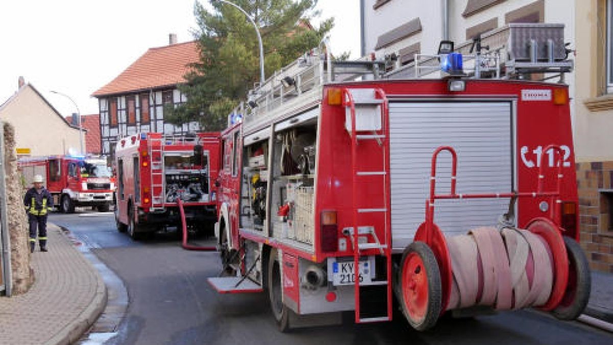 Scheunenbrand in einer ehemaligen Schmiede in Großfurra.