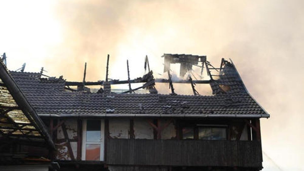 Scheunenbrand in einer ehemaligen Schmiede in Großfurra.