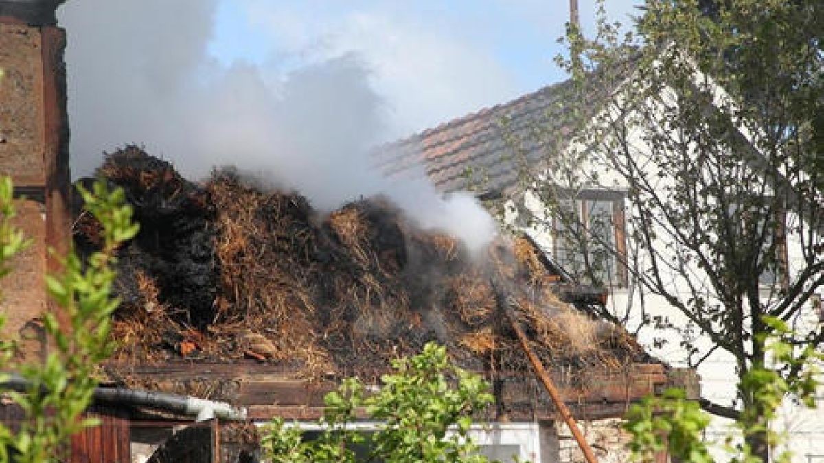 Scheunenbrand in einer ehemaligen Schmiede in Großfurra.