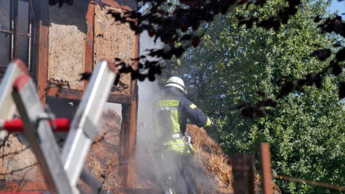 Scheunenbrand in einer ehemaligen Schmiede in Großfurra.