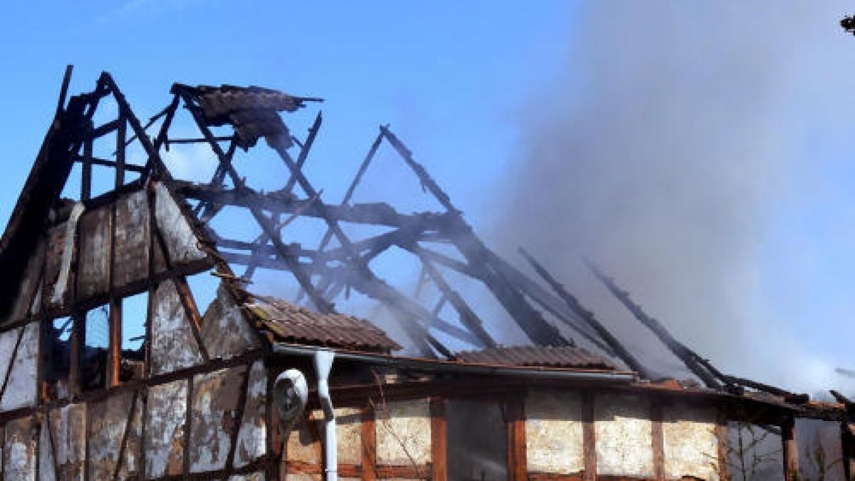 Scheunenbrand in einer ehemaligen Schmiede in Großfurra.