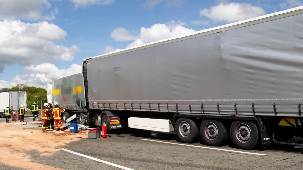 Die Autobahn war für mehrere Stunden gesperrt.