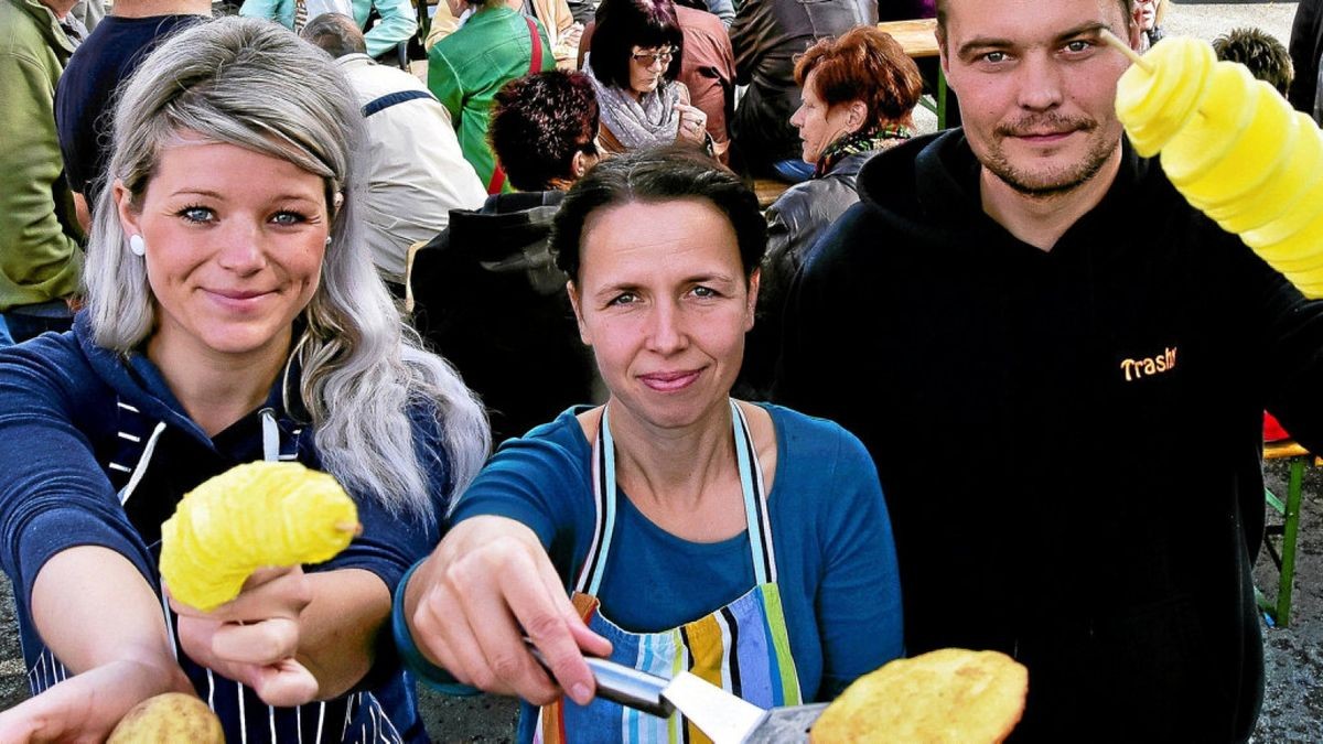 Tradition, wenn wohl auch keine, die über mehrere Jahrhunderte zurück reicht, hat in Rockensußra der alljährliche Kartoffelmarkt mit vielen Spezialitäten aus den gelben Knollen.