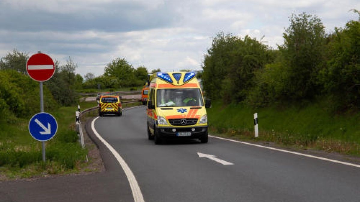 Die Autobahn war während der Rettungsarbeiten und der Hubschrauberlandung komplett gesperrt.