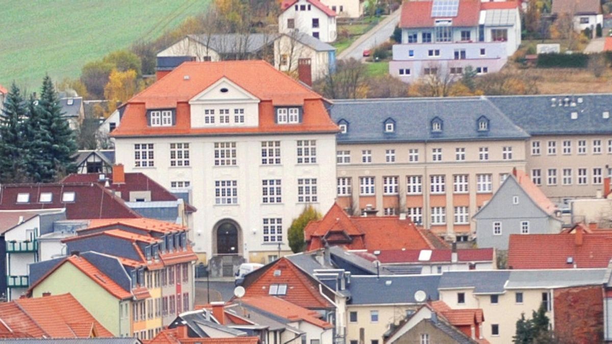 Der Vorwurf des Drogenhandels wird vor dem Gericht in Ilmenau in dem großen, hellen Gebäude noch einmal verhandelt.