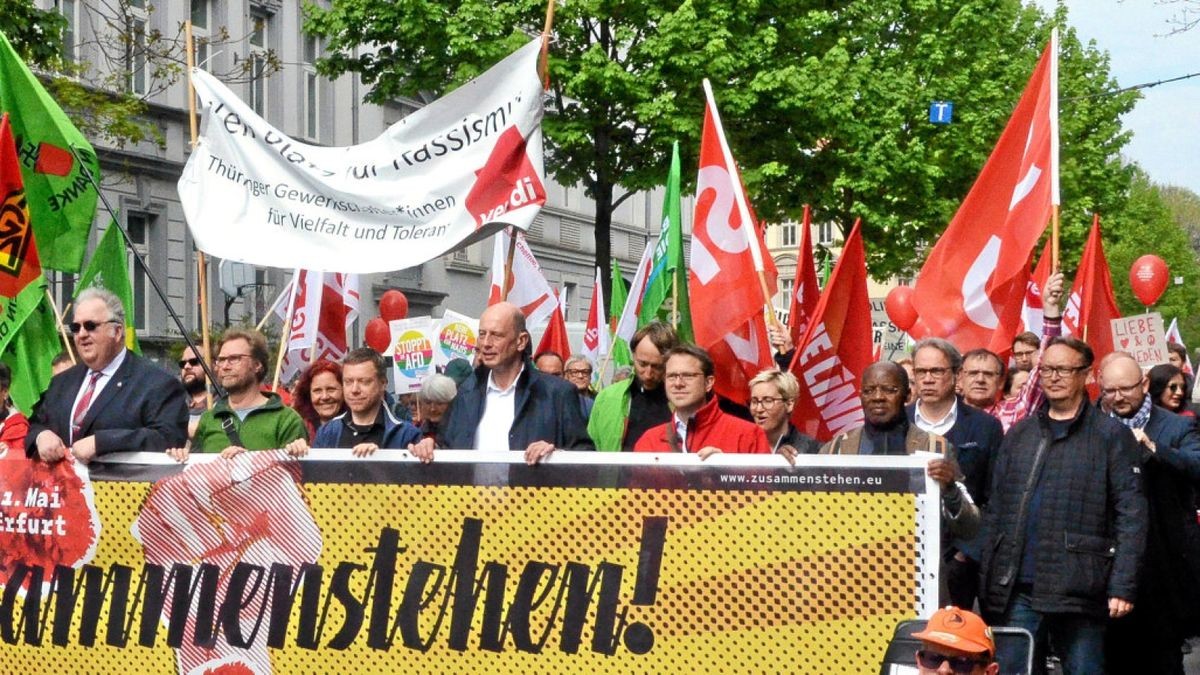 Eine der Mai-Demonstrationen in Erfurt. Laut Polizei waren insgesamt 4000 Menschen auf der Straße, um gegen Menschenhass und Rassismus zu demonstrieren.