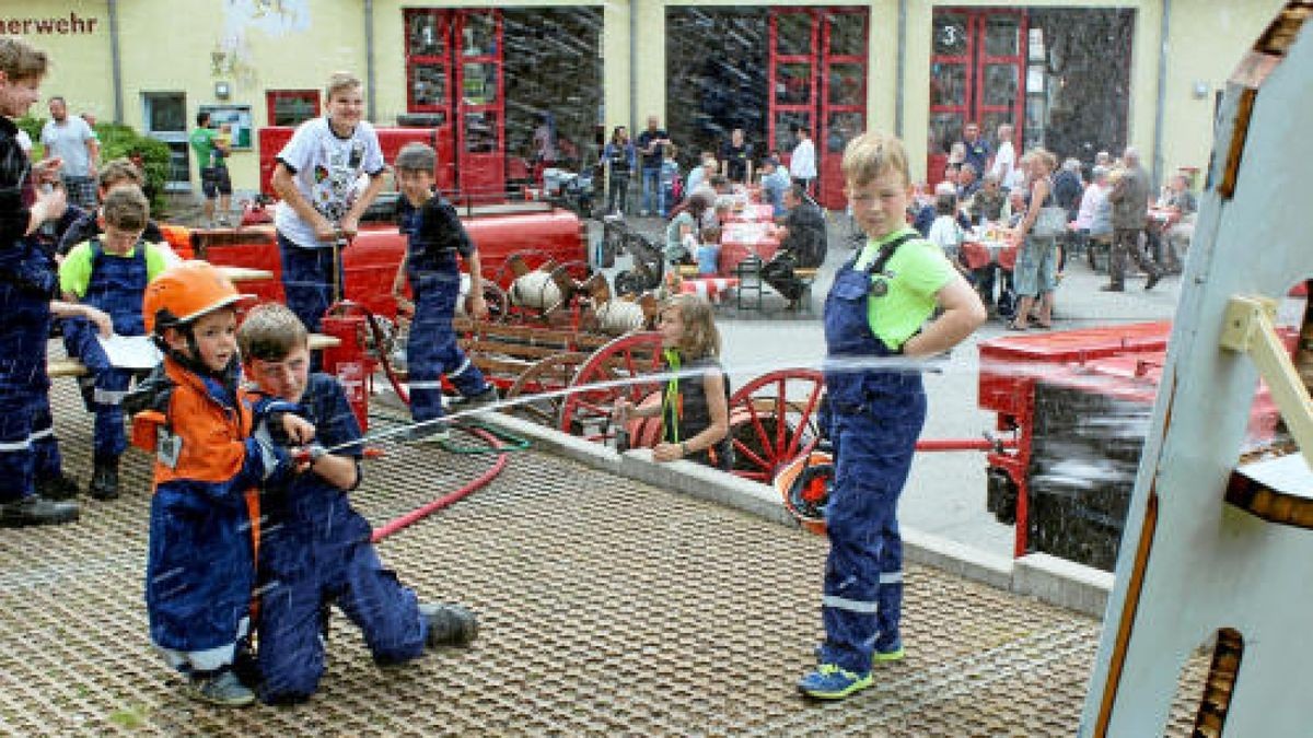 Zum Tag der offenen Tür hatte die Feuerwehr Ponitz eingeladen. Die Nachwuchsgewinnung ist für die Wehr das Wichtigste.