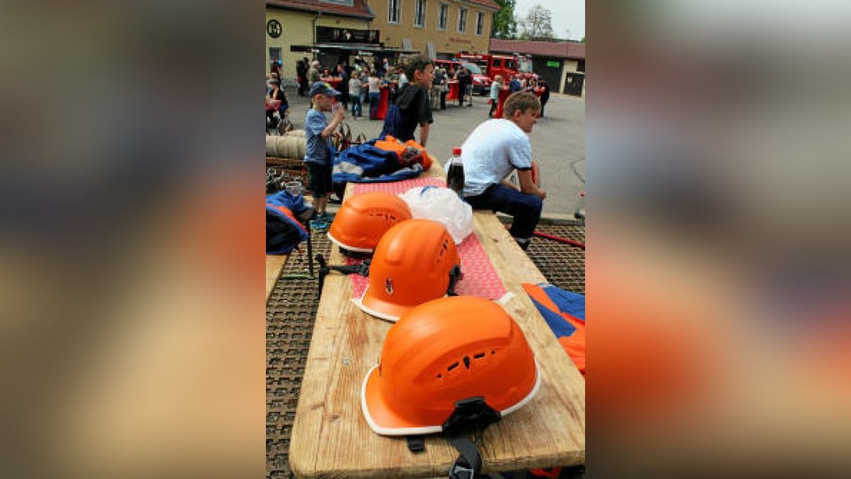 Zum Tag der offenen Tür hatte die Feuerwehr Ponitz eingeladen. Die Nachwuchsgewinnung ist für die Wehr das Wichtigste.