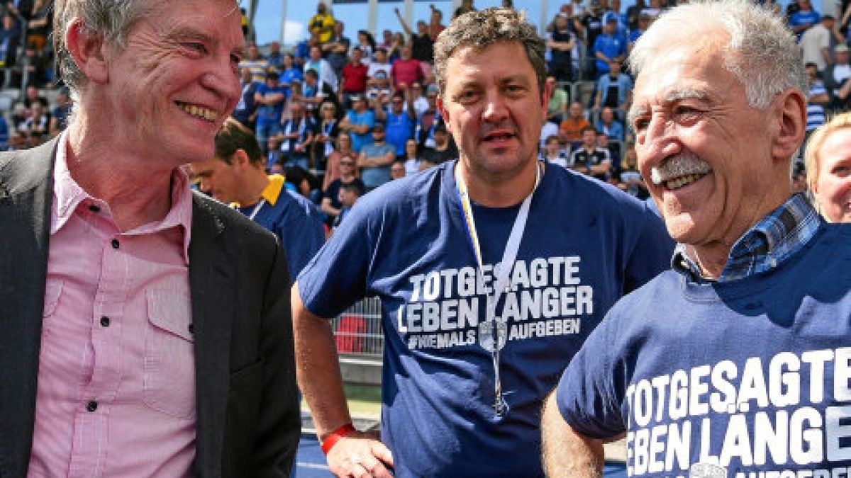 Jena 18052019 Fußball FC Carl Zeiss Jena - TSV 1860 München 4:0 Investor Roland Duchatelet, Chris Förster (Geschäftsführer FC Carl Zeiss Jena) und Klaus Berka (Präsident FC Carl Zeiss Jena) - von linksFoto: Tino Zippel