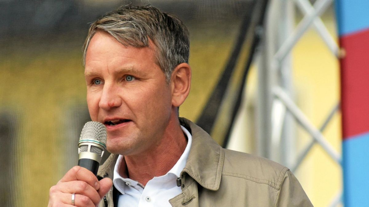 Die AfD will nach den Worten von Thüringens Partei- und Fraktionschef Björn Höcke nicht auf Dauer in der Oppositionsrolle verharren. „Natürlich wollen wir regieren“, sagte Höcke am Dienstag in Erfurt bei der Vorlage eines Positionspapiers seiner Fraktion. Archivfoto: Guido Berg