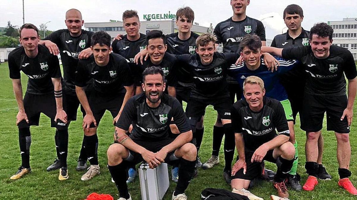 Breite Brust: Am vergangenen Spieltag konnten die Männer des SSV 07 Schlotheim einen 6:1-Kantersieg bei Eintracht Sondershausens Reserve bejubeln.