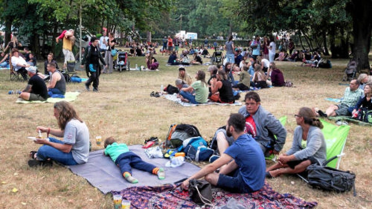 Rudolstadtfestival: Chillen im Heinepark; Foto: Mediengruppe Thüringen/Peter Scholz