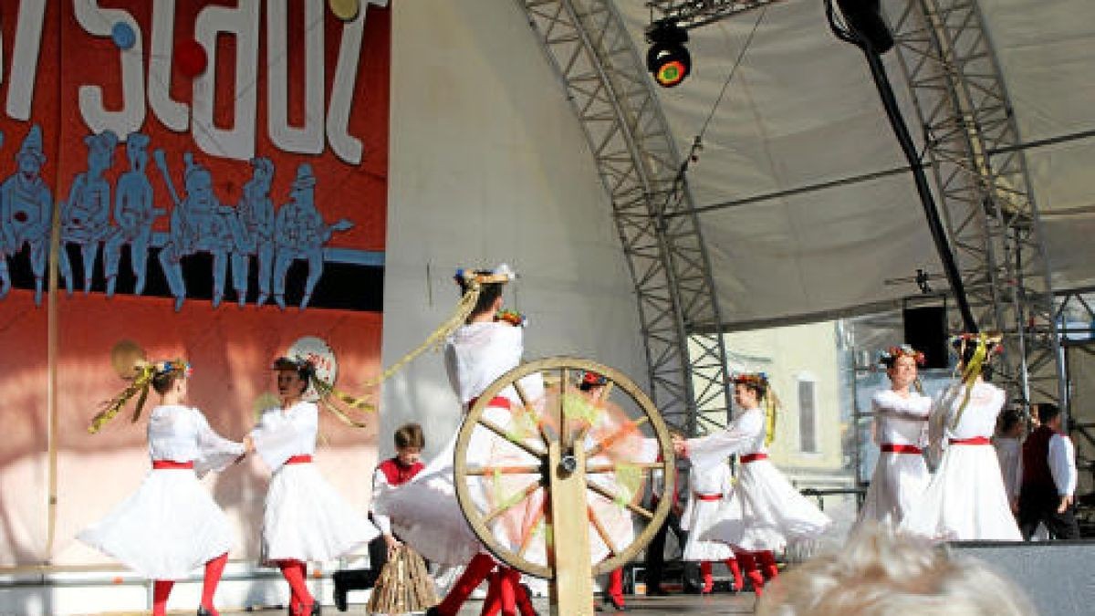 Rudolstadt-Festival 2018: Zehntausende Gäste feiern wie jedes Jahr am ersten Juli-Wochenende mit Künstlern aus aller Welt ein friedliches Fest. Hier die Eindrücke, die unsere Reporter sammeln konnen, in einer Bilderschau.