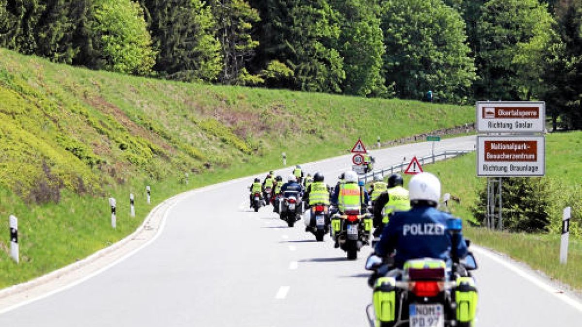 Der 7. Human Biker Day lockte am Sonntag 380 Motorradfans nach Bad Lauterberg, darunter auch etliche Teilnehmer aus dem Eichsfeld und dem Landkreis Nordhausen. Bei der gemeinsamer Fahrt durch den Harz mit Ziel in Scharzfeld wurden 22.000 Euro für das Kinderhospiz Mitteldeutschland gesammelt und gespendet. Foto: Sebastian Grimm