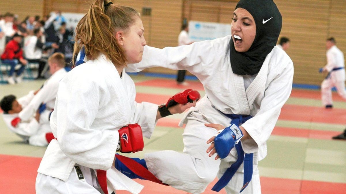 Die Leinefelderin Raneen Alali (r.) – hier im Fight gegen Shanice Kraus (TV Eschersheim) -- holte Bronze.