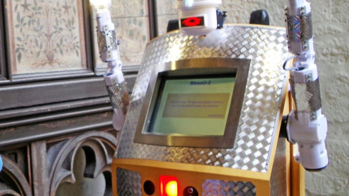 In der Stadtkirche hat ein Segensroboter seinen Dienst angetreten.Foto: