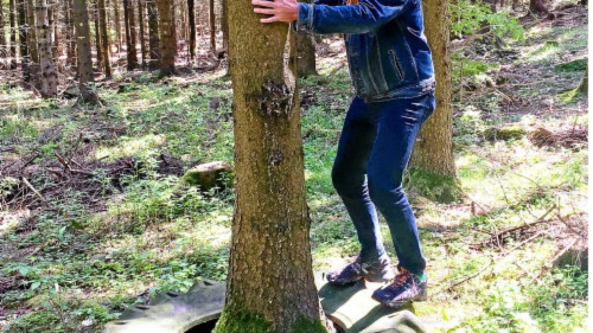 Der schwere „Reifenbaum“ im Revier BreitenbergFoto: Swetlana Wloch