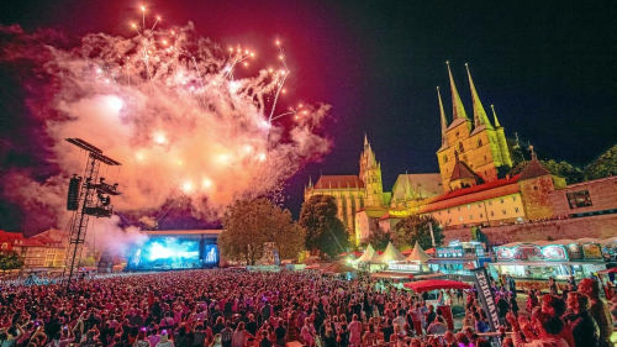 Zum Abschluß des Konzertes gab es ein großes Feuerwerk. Foto: Holger John