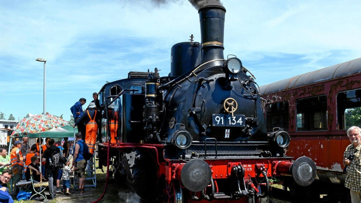 Die stets ausgebuchten Führerstandsmitfahrten mit der Dampflok 91 134 aus dem Jahr 1899 waren für Bahn-Fans ein Muss beim Eisenbahnfest.