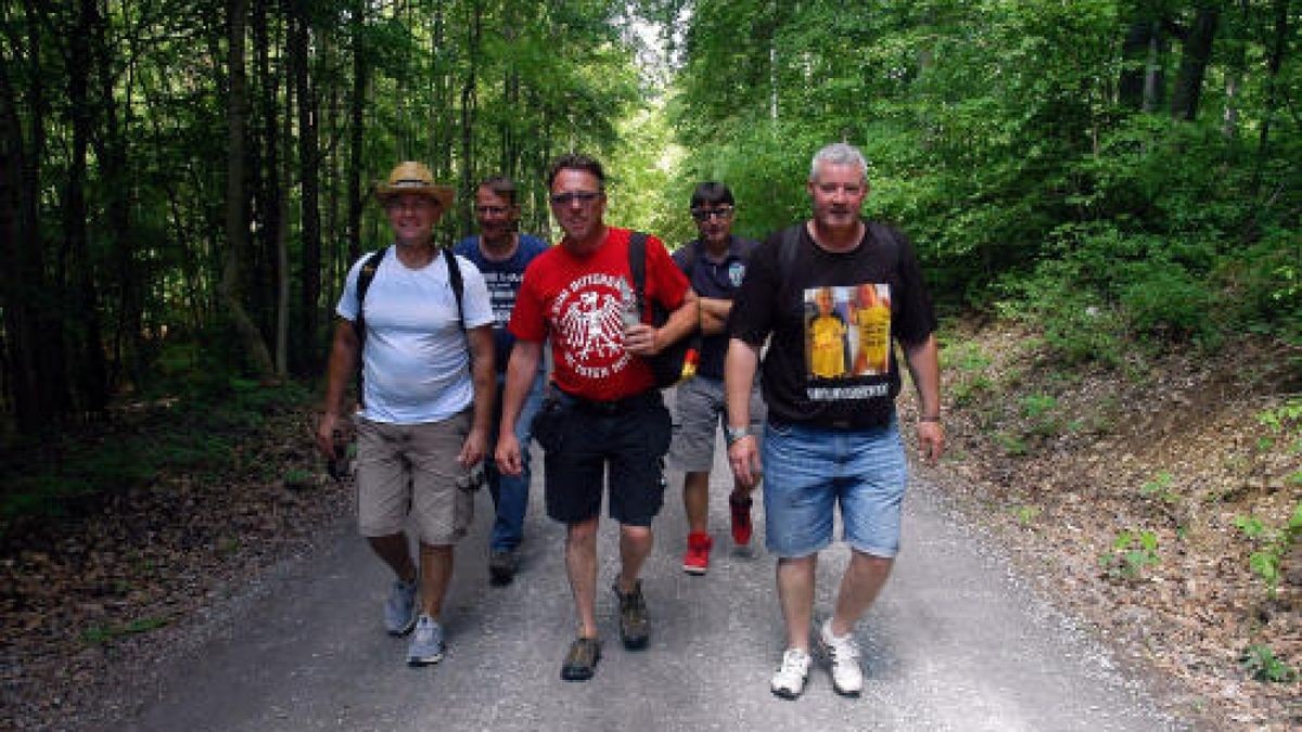 Himmelfahrt im Weimarer Land: Die Männer feierten ihren Tag bei perfektem Wetter und in bester Laune. Hier: Paulinenturm bei Bad Berka