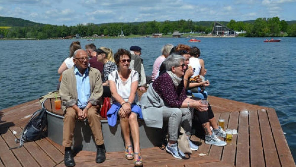 Himmelfahrt im Weimarer Land: Die Männer feierten ihren Tag bei perfektem Wetter und in bester Laune. Hier: Stausee Hohenfelden, Hans am See