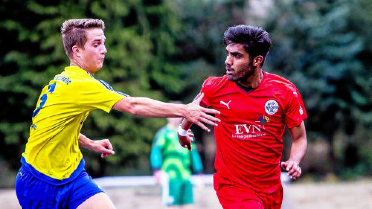 Die Wackeraner (r.) – hier im Spiel gegen Eintracht Sondershausen – siegten 4:0 in Jena. Foto: Christoph Keil