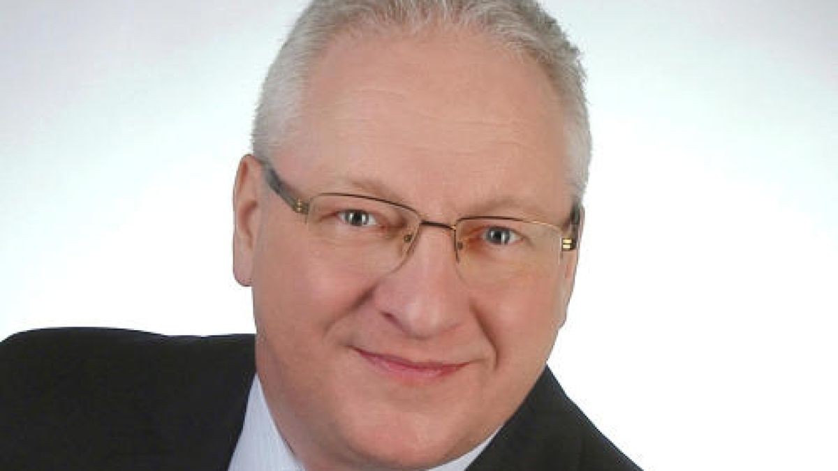 Torsten Röder (AfD), 1963, Diplom-Wirtschaftsjurist (FH) aus Greiz.