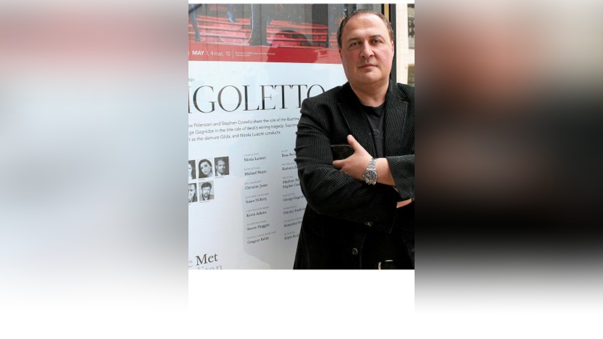 Als Rigoletto hat der Opernstar George Gagnidze jetzt seine 100. Vorstellung an der Metropolitan Opera, New York, gesungen. Dort tritt der Bariton, der seine Karriere von Weimar aus startete, regelmäßig auf.Foto: Tim Weiler