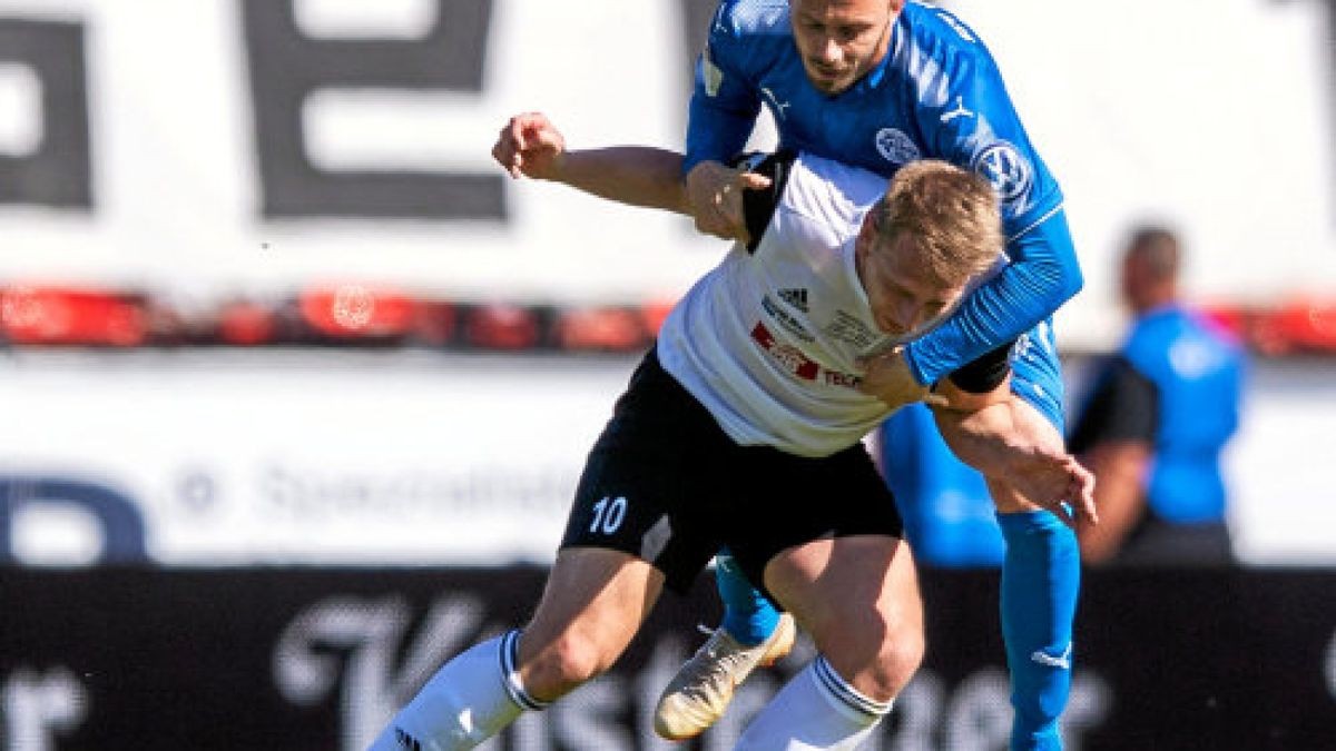 Robert Walter, hier im Duell mit Nordhausens Carsten Kammlott (in Blau), und seine Teamkameraden wollen zu Pfingsten zwei Siege holen.Fotos (2): Sascha Fromm