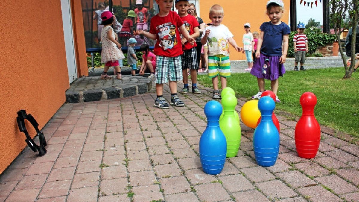 Kita Farbenklex aus Triptis feiert im eigenen Garten