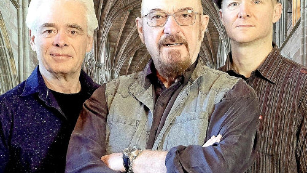 Jethro Tull kommt nach Arnstadt – mit Florian Opahle (Gitarre, links), David Goodier (Bass, Gitarre, Gesang), Ian Anderson (Flöte, Gesang, Gitarre, Mandoline), Scott Hammond (Drums, Schlagzeug) und John O‘Hara (Keyboards, Gesang).Foto: James Anderson