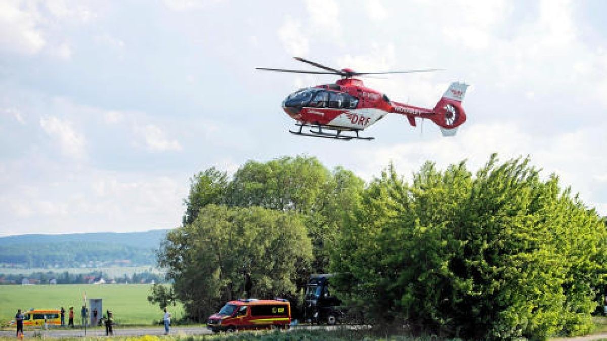 Nach Angaben der Polizei kam der Pkw gegen 15.50 Uhr aus Richtung Dornheim und missachtete die Vorfahrt des Busses. Foto: Sascha Fromm