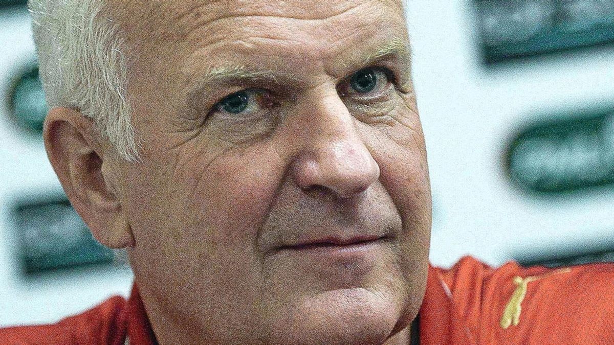 Bernd Stange war von 2007 bis 2011 Trainer Weißrussland. Archiv-