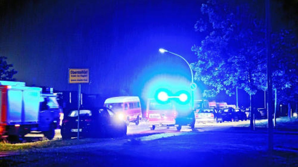 Großeinsatz für die Rettungskräfte in der Nacht zu Samstag auf dem Flugplatz in Obermehler im Unstrut-Hainich-Kreis. Dort hatte das Unwetter besonders heftig gewütet. Se