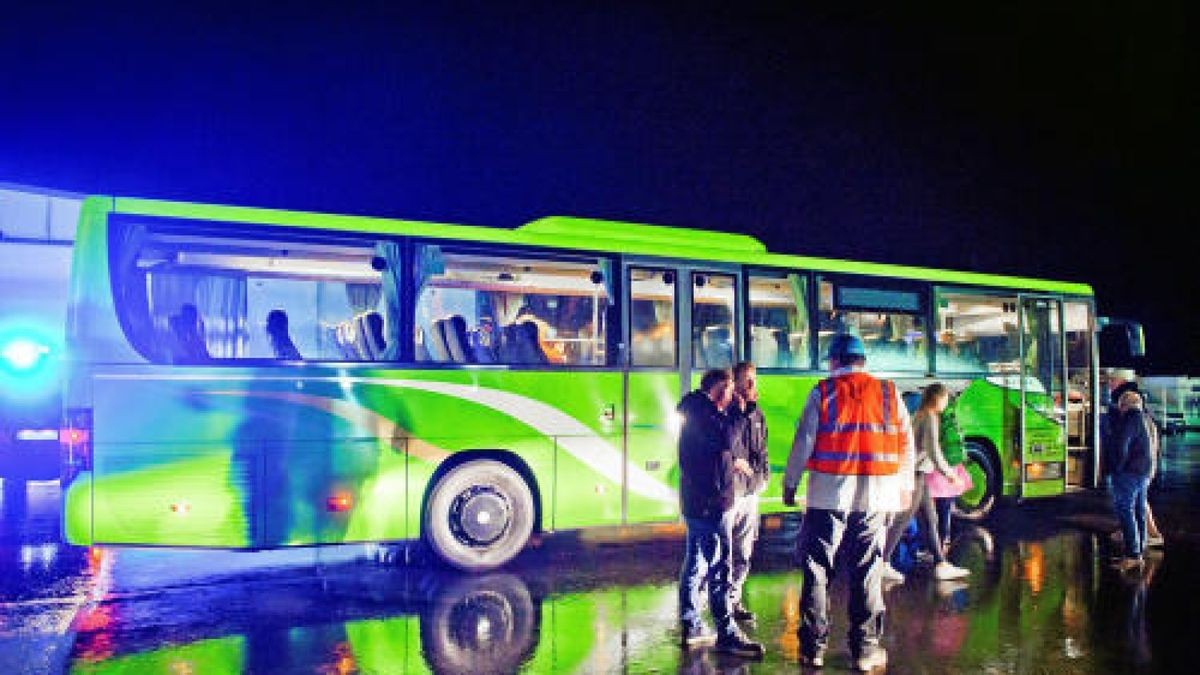 Großeinsatz für die Rettungskräfte in der Nacht zu Samstag auf dem Flugplatz in Obermehler im Unstrut-Hainich-Kreis. Dort hatte das Unwetter besonders heftig gewütet. Se