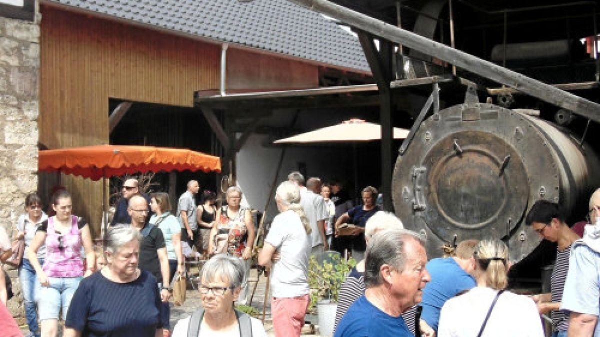 In der Kleinhettstedter Senfmühle riss den ganzen Tag über der Besucheranstrom nicht ab.Foto: Robert Schmidt