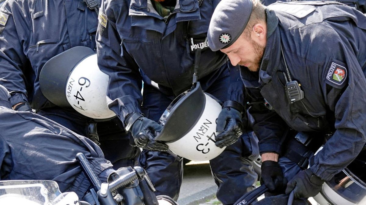 In Dortmund lieferten sich zwei Clanfamilien am Montag eine Massenschlägerei mit insgesamt 8ß0 Teilnehmern. Nur mit einem Großaufgebot konnte die Polizei Herr der Lage werden.