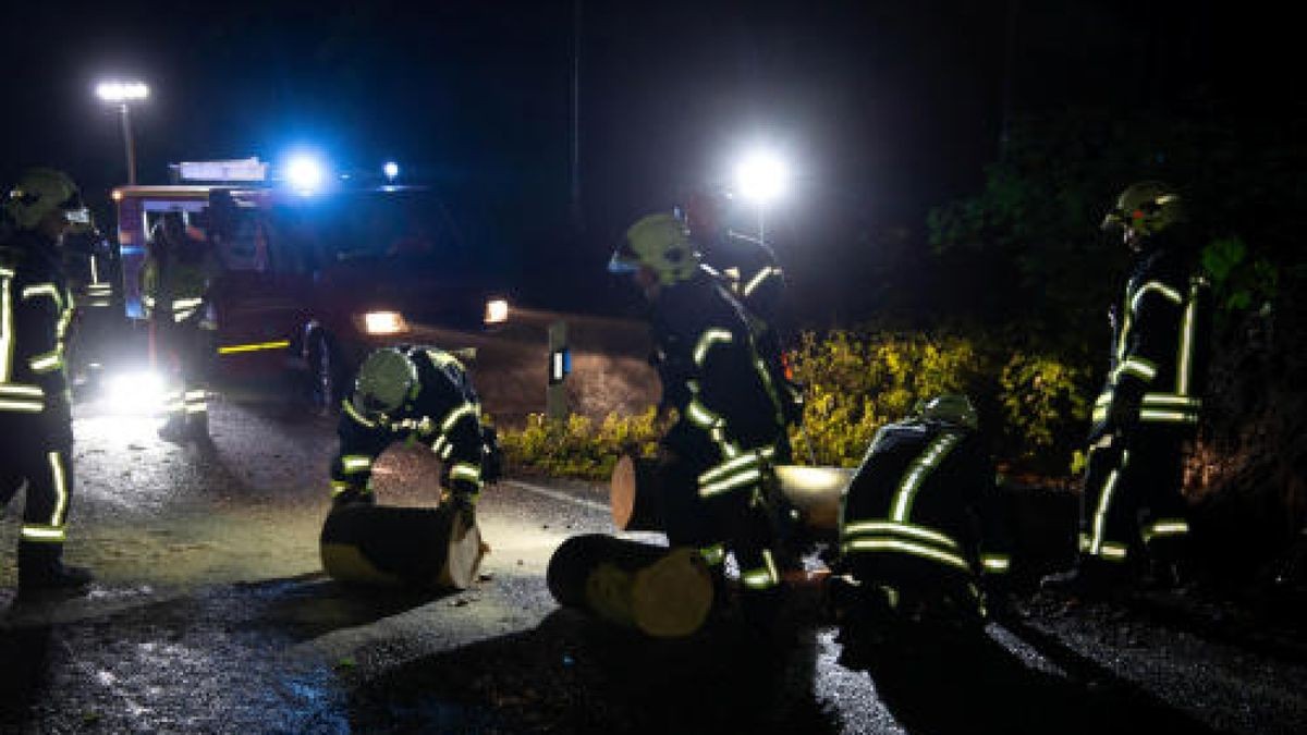 Ausgelöst durch die zum Teil starken Gewitter, kamen die Feuerwehren in Thüringen in der vergangenen Nacht zu zahlreichen Einsätzen. Foto: News5/Schuchardt