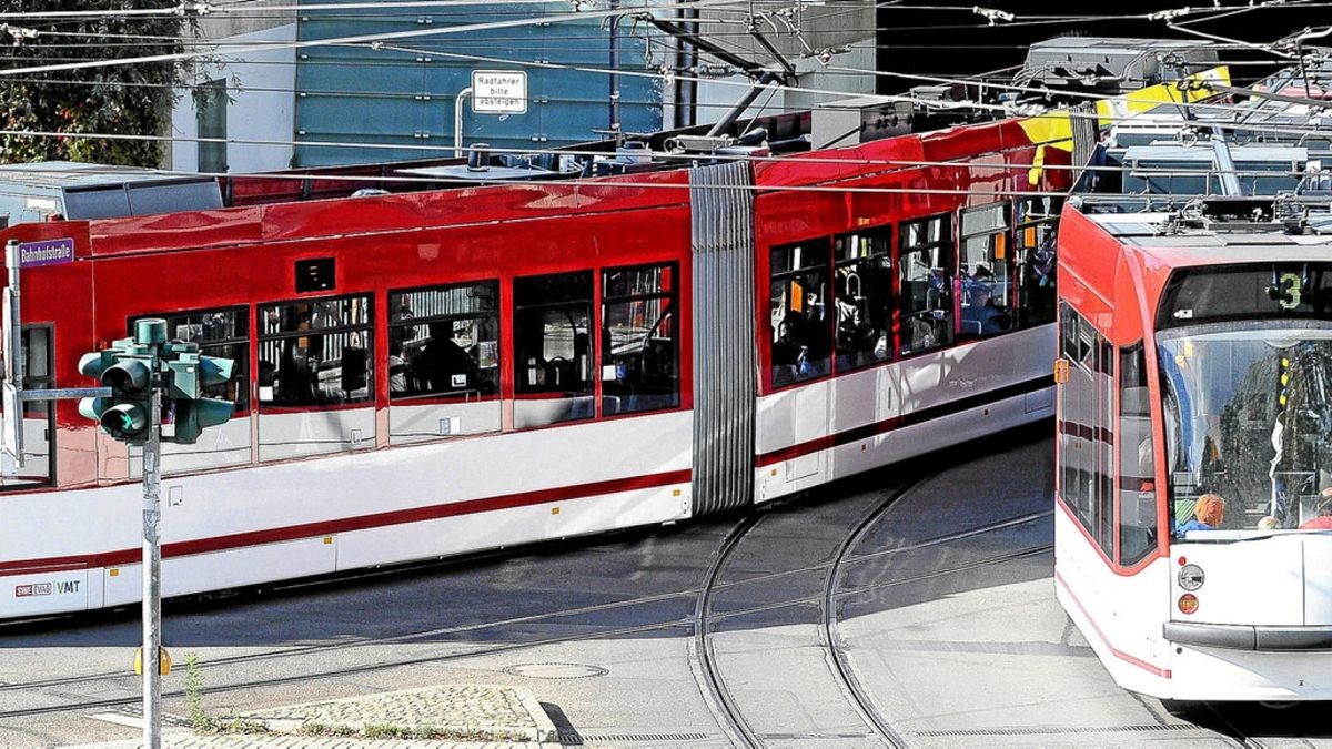 Zum 45. Krämerbrückenfest werden die Straßenbahnen in Erfurt häufiger und länger als sonst unterwegs sein.