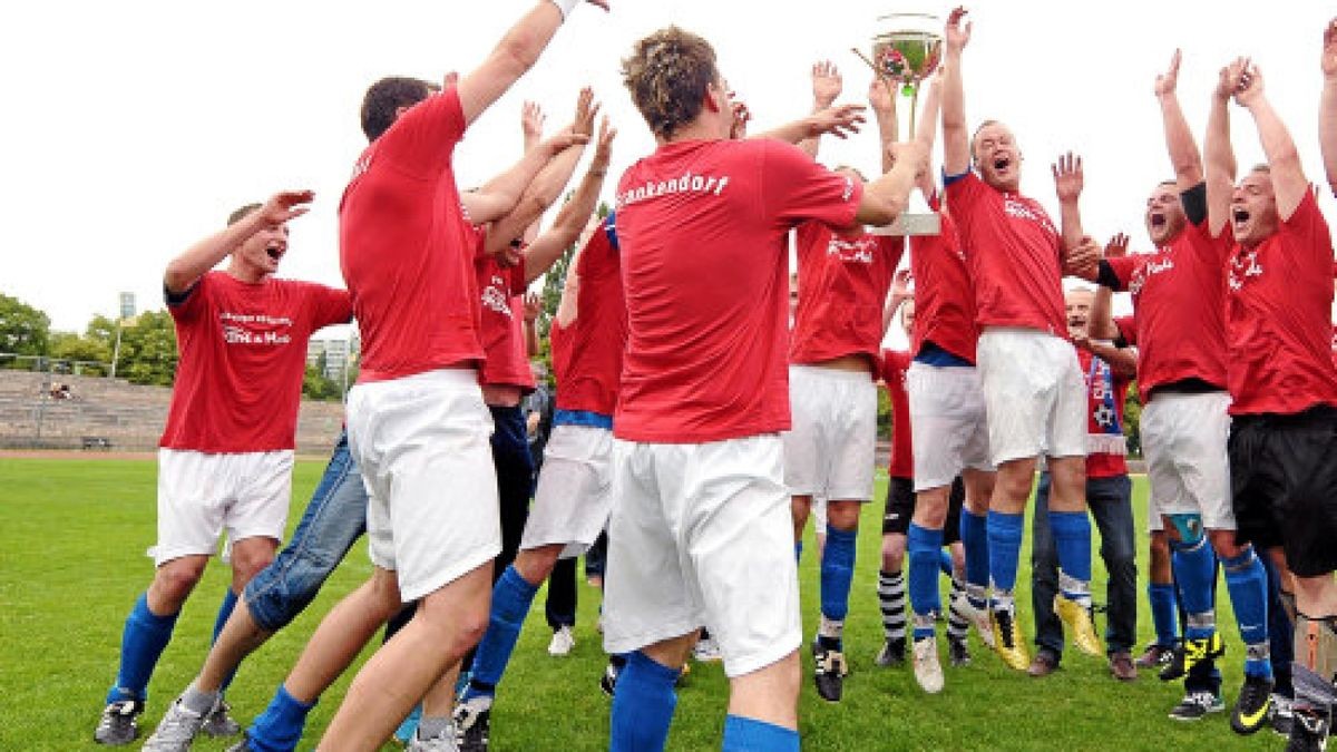 Der letzte große Erfolg der Frankendorfer Kicker war der Kreispokalsieg 2011, als man im Finale Schmiedehausen mit 1:0 schlug.Archivfoto: Thomas Müller