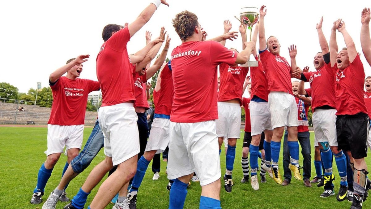 Der letzte große Erfolg der Frankendorfer Kicker war der Kreispokalsieg 2011, als man im Finale Schmiedehausen mit 1:0 schlug.Archivfoto: Thomas Müller