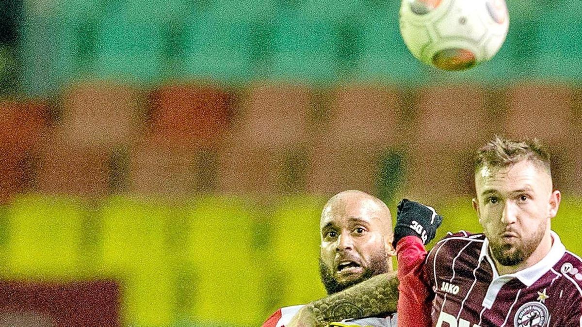 Marc Brasnic (hier rechts im Bild und noch im Trikot vom BFC Dynamo) soll die Offensive vom FC Rot-Weiß Erfurt verstärken.